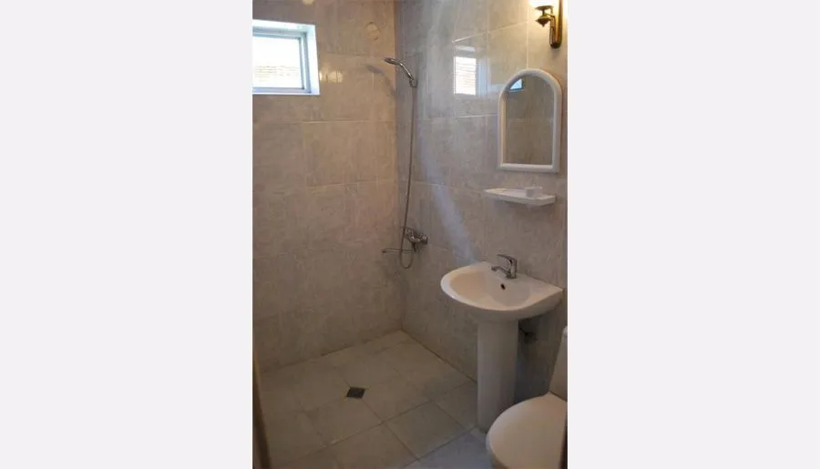 CENTRAL — Photo 21