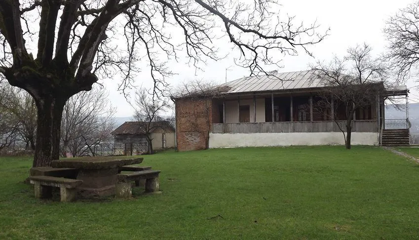 House — Photo 6