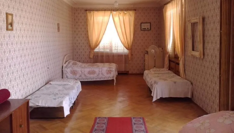 Guest House Top Floor — Photo 34