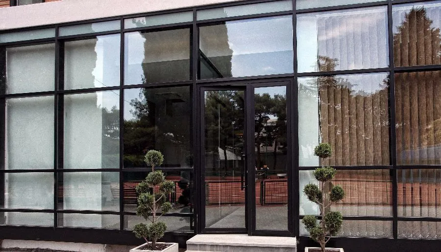 LM CLUB HOTEL — Photo 1