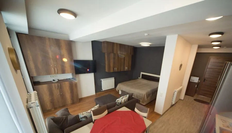 Luxe Apartments — Photo 17