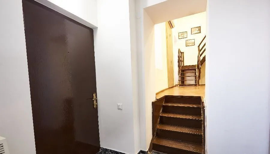 Pheasant Home in Old Tbilisi — Photo 6