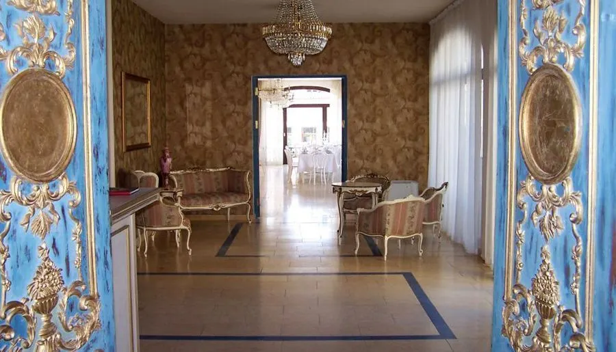 RCHEULI PIROSMANI — Photo 17