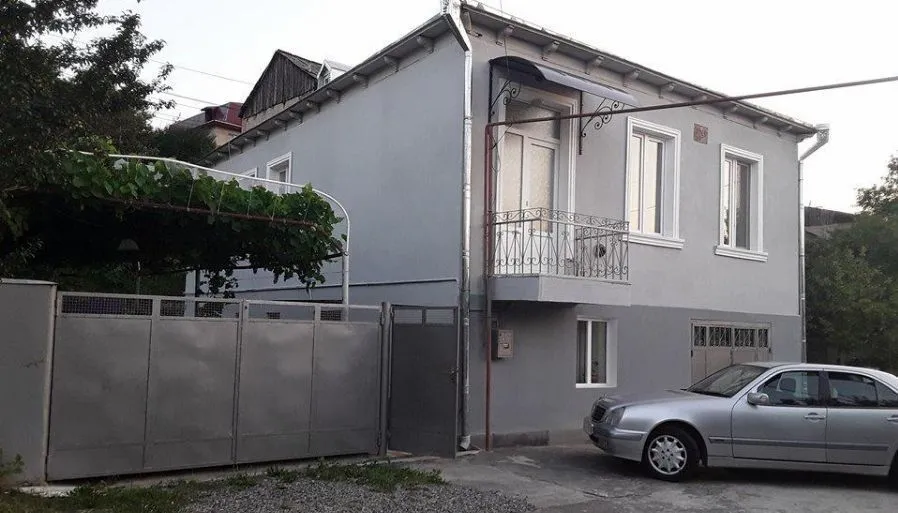 House on Rustaveli street — Photo 10